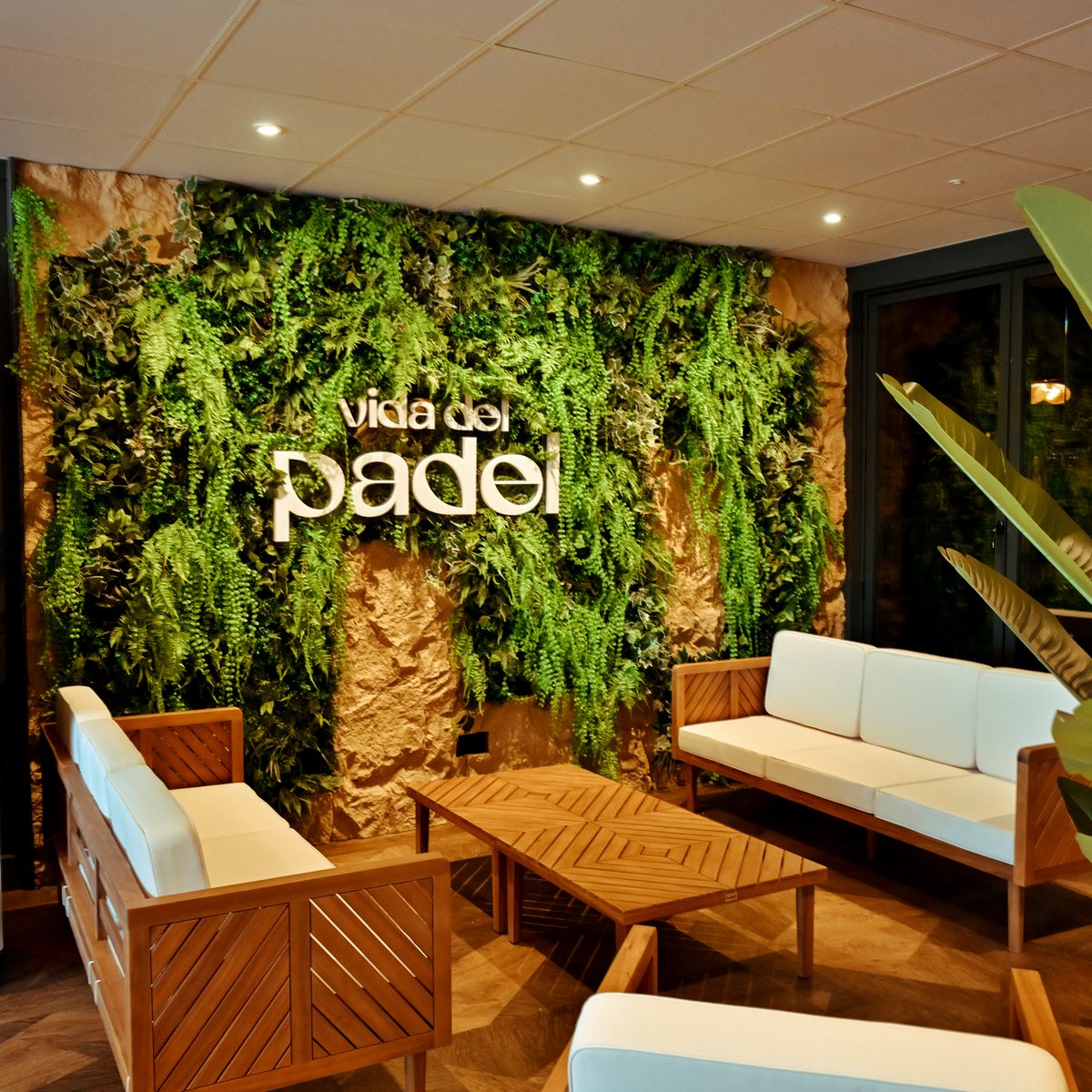 Eston Bar